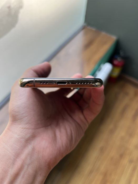 Iphone xs kafolati bilan