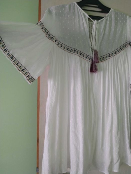 Блуза с красиви бродерии