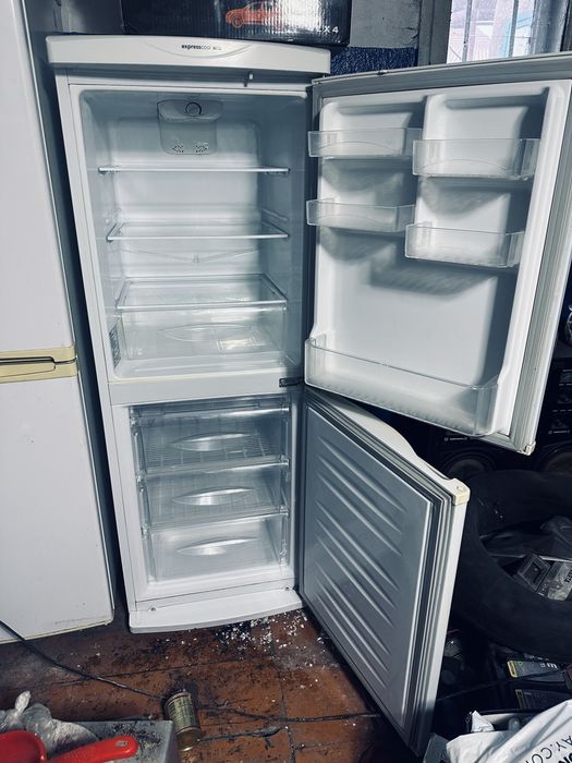 Холодильник марки LG