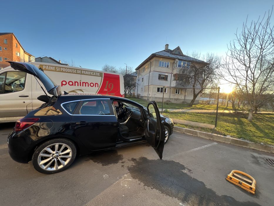 Opel Astra J 2.0  CDTI -full options- pachet sport- Negru