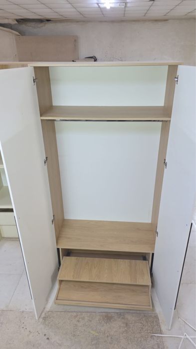 Шкаф для прихожей зоны