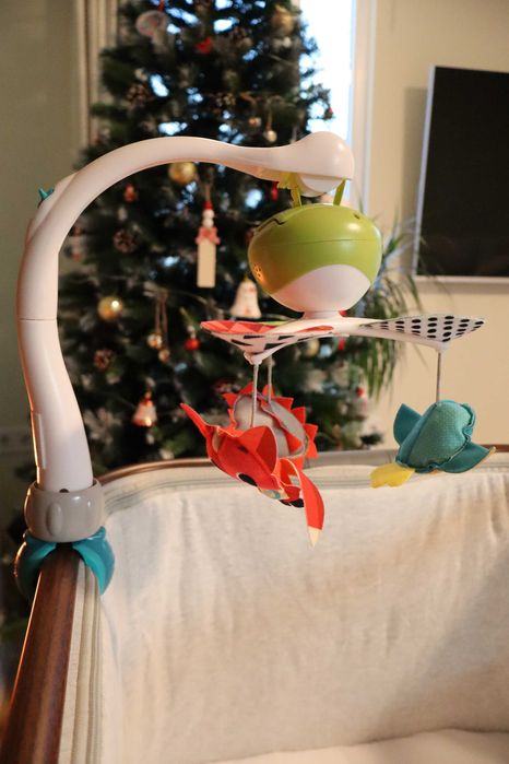 Преносима музикална въртележка Tiny Love Meadow Days