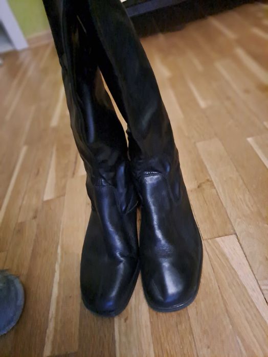 Дамски кожени черни ботуши Rieker без цип, нови №41
