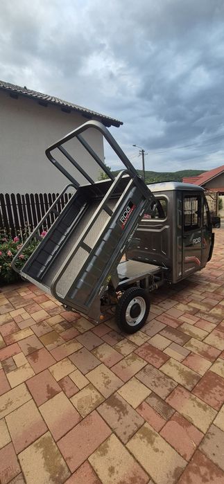 De vânzare  tuc-tuc