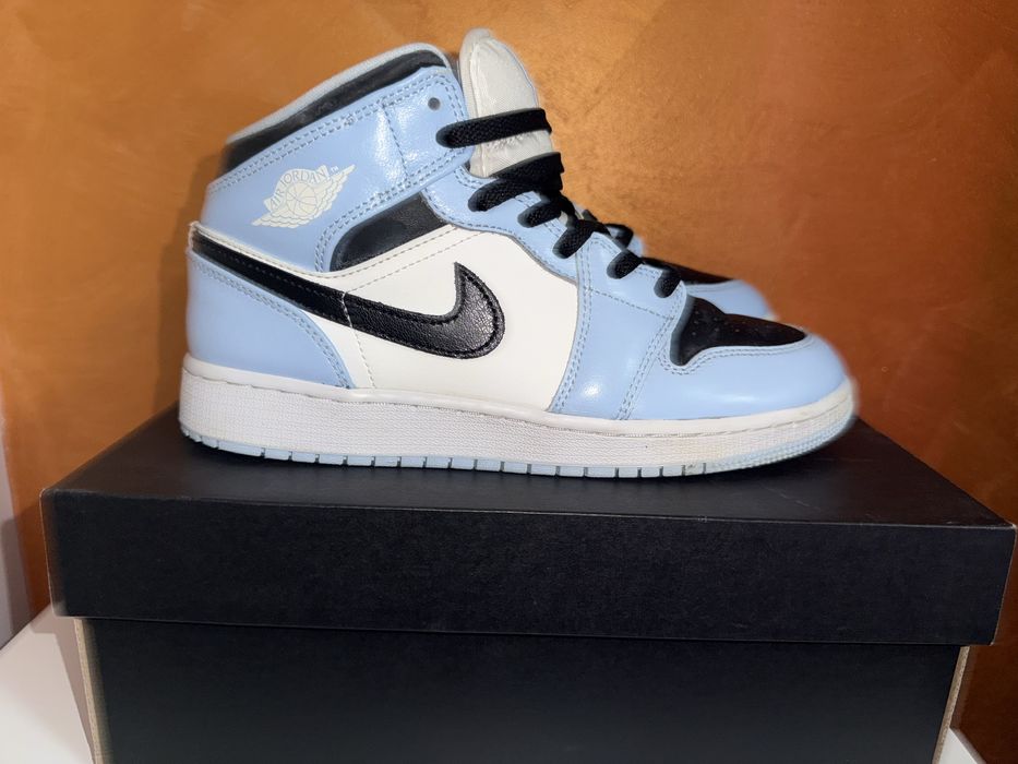 Air Jordan 1 Mid Ice Blue