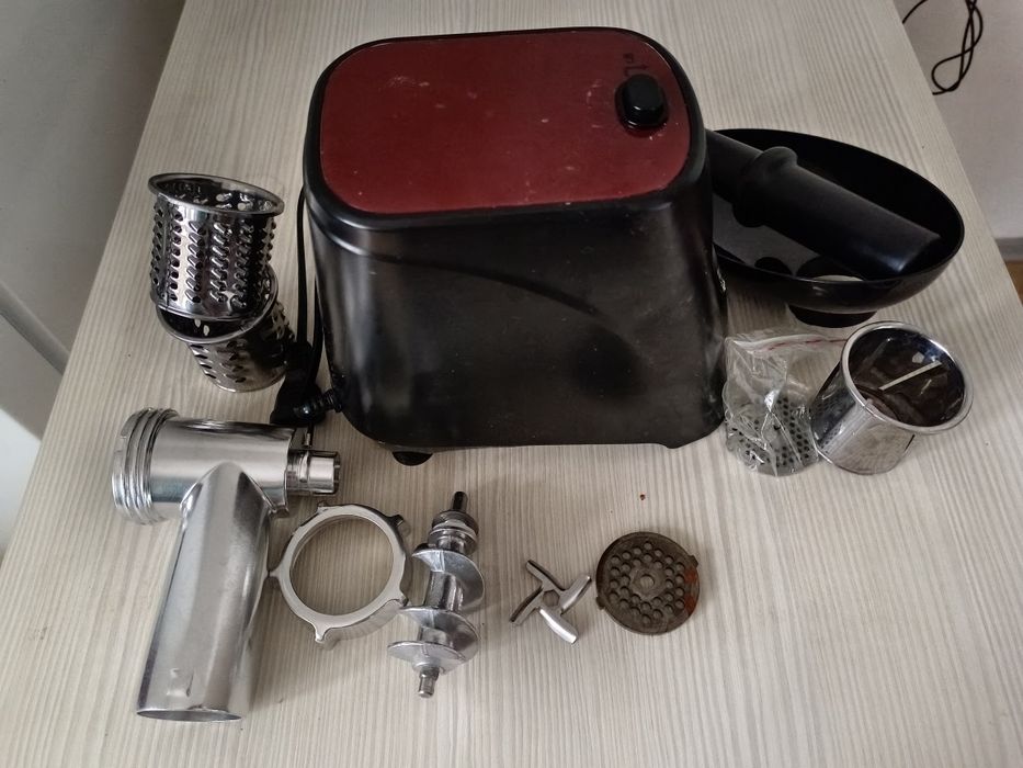 Мясорубка электрическая