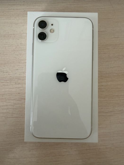 Продам Айфон 11 в отличном состоянии