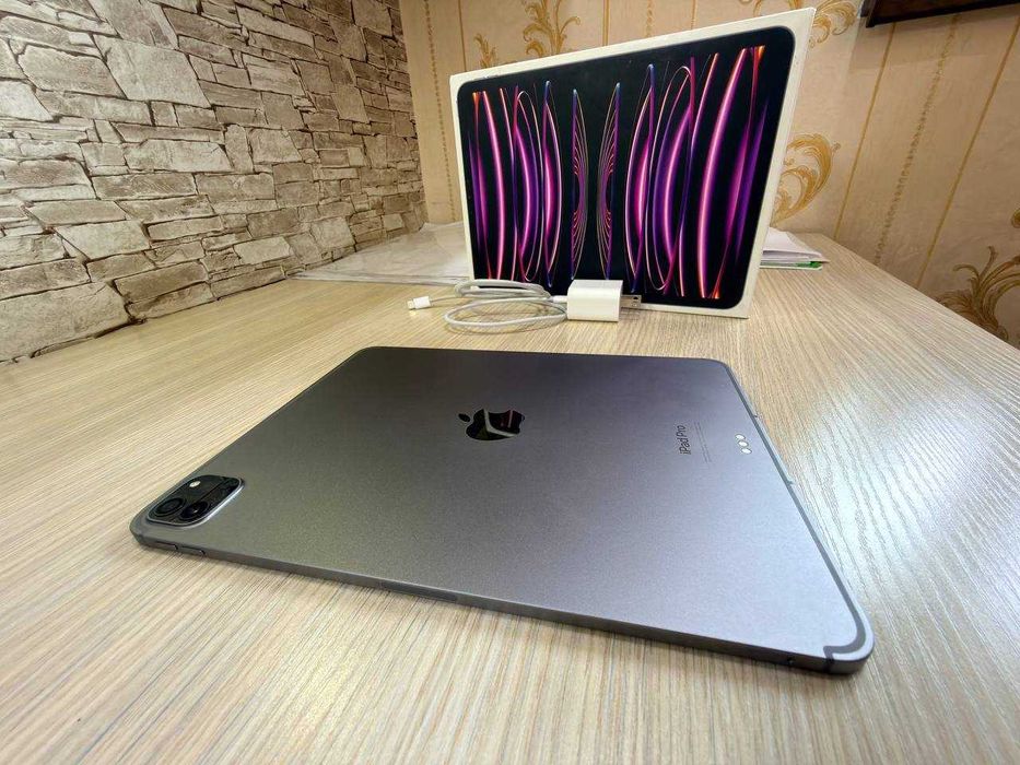 Продам состояние идеал iPad Pro 11 M2 256GB Wi-Fi + SIM (+ Коробка)