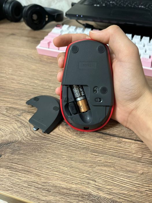 Продам мышку Logitech