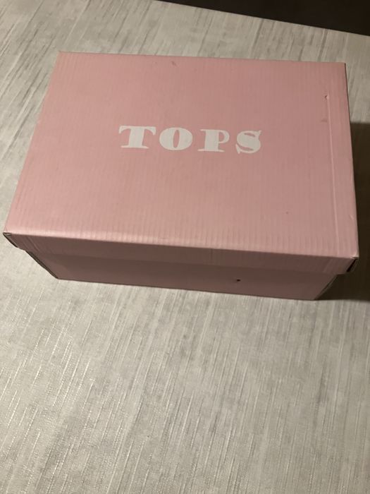 Продаваме неупотребявани дамски боти