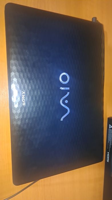 Vând pachet gaming: XBOX ONE + LAPTOP SONY VAIO + jocuri