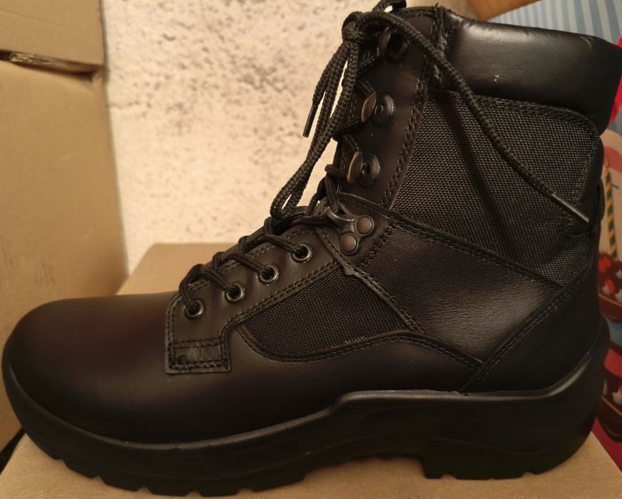 Продавам чисто нови мъжки,летни ( къси ) кубинки от естествена кожа