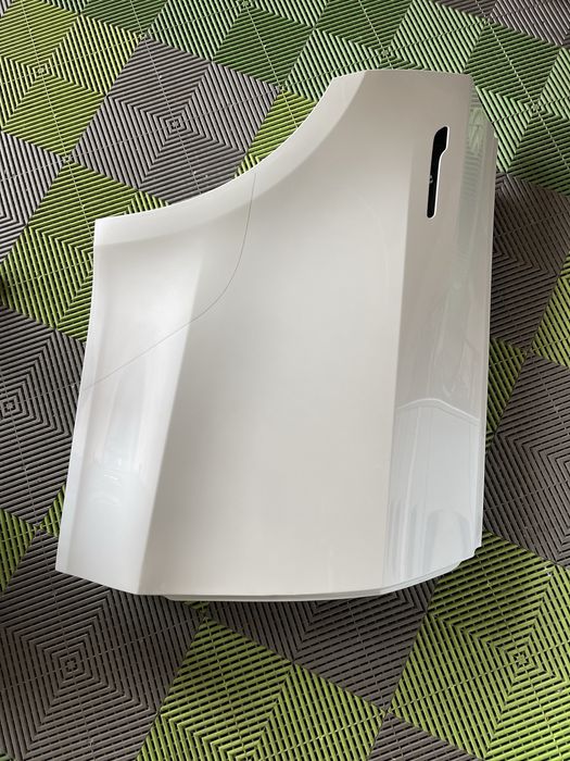 Tesla model Y врата