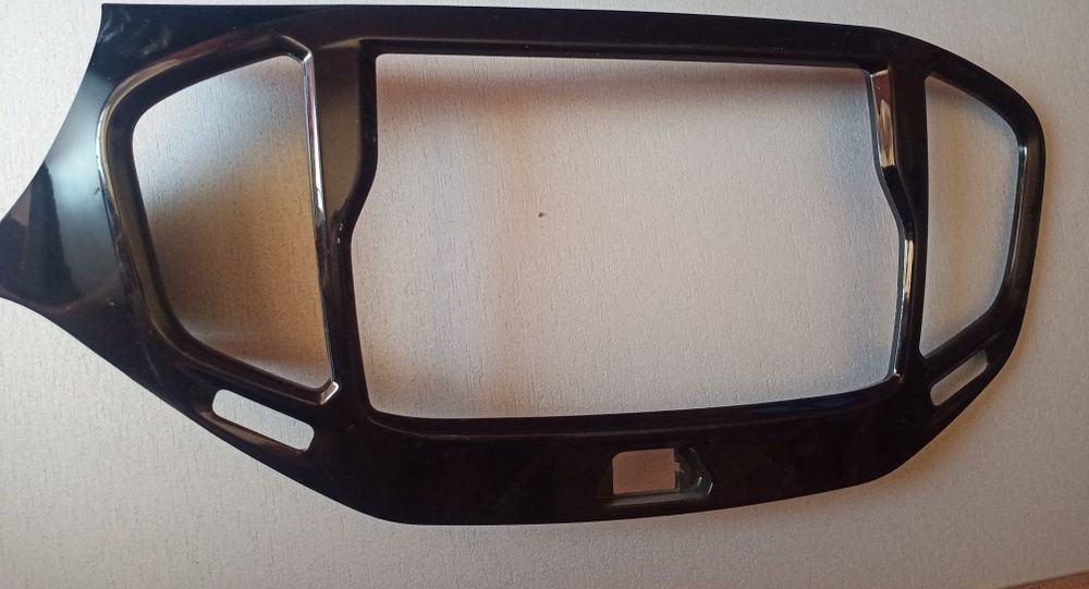 Продам заводскую магнитолу лада веста