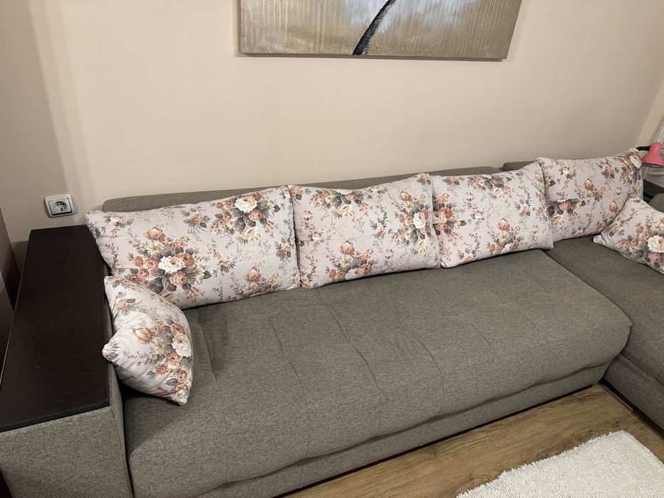 Ъглов диван с функция за сън