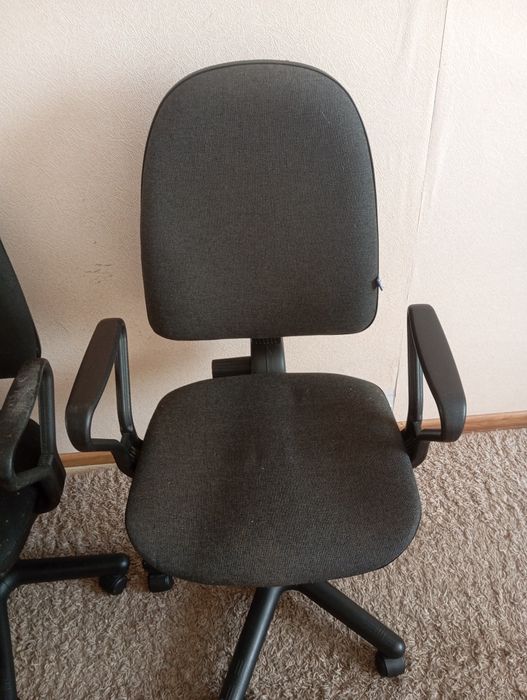 Продам. Стул офисный.