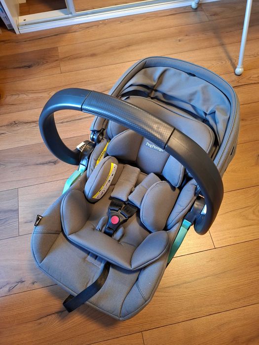 Столче за кола Peg Perego Primo Viaggio Lounge + въртяща база Base Giro