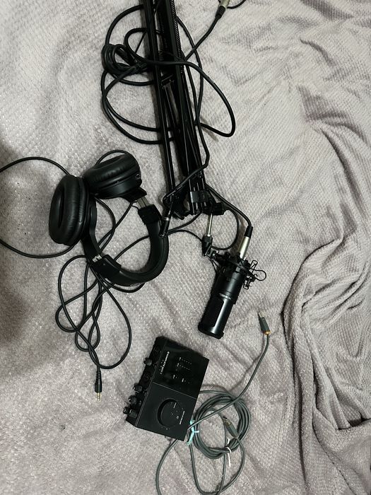 Kit Inregistrare Studio (Placa Sunet, Microfon+Stativ, Casti Studio)