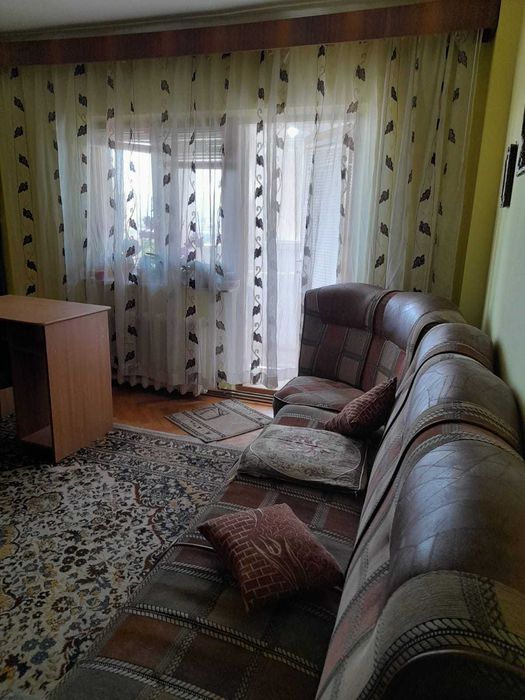 Apartament luminos si spatios langa Spitalul Judetean, cu centrala proprie