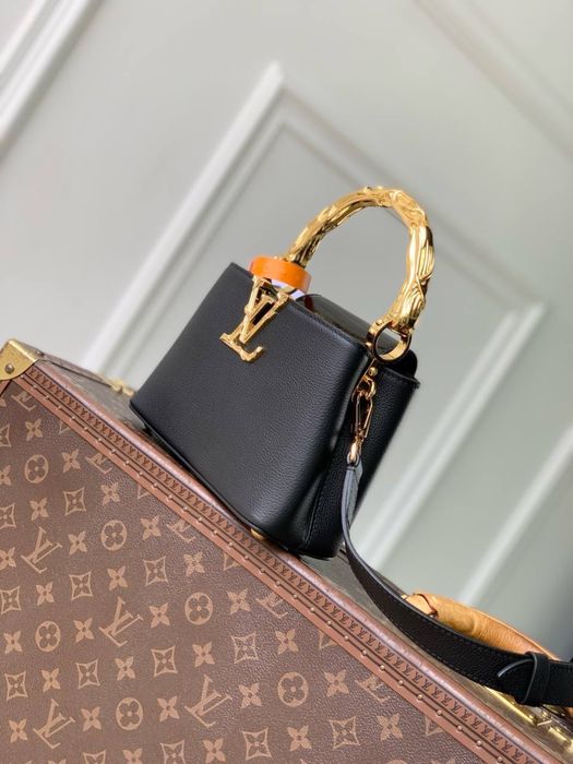 Geanta Louis Vuitton Capucines