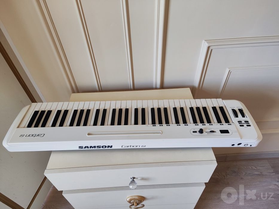 SAMSON Carbon 61 сотилади!