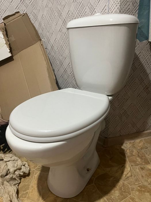 Продам унитаз срочно