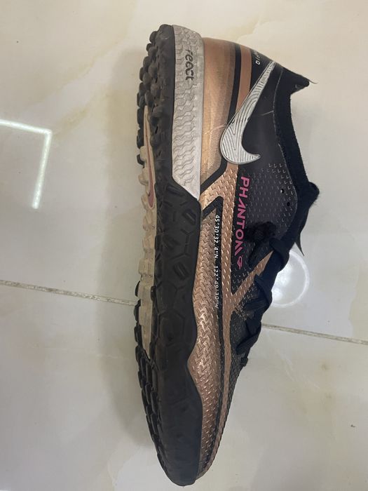 продам футбольные сороконожки