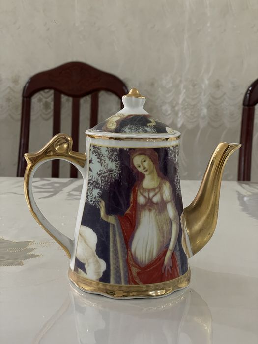 набор посуды Мадонна