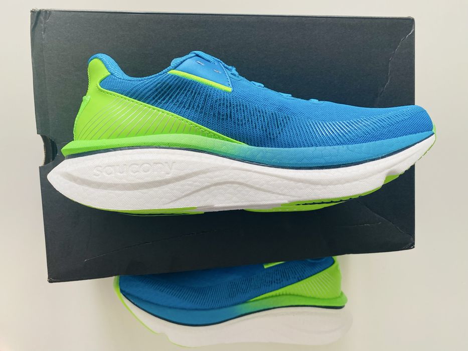 Saucony Endorphin Azura model 2026 mărime 42