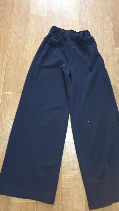 Продам брюки школьные