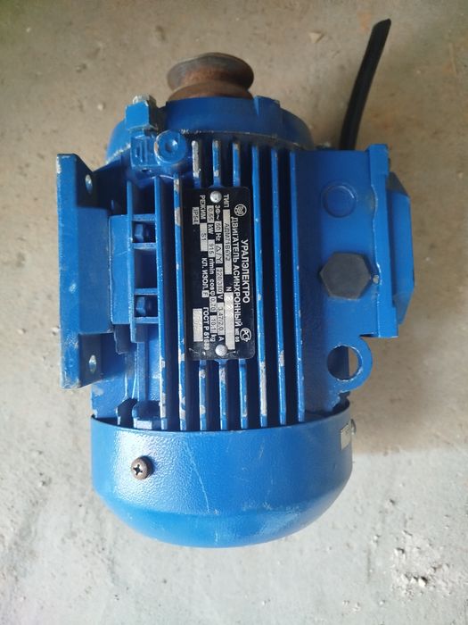 Продам электродвигатели