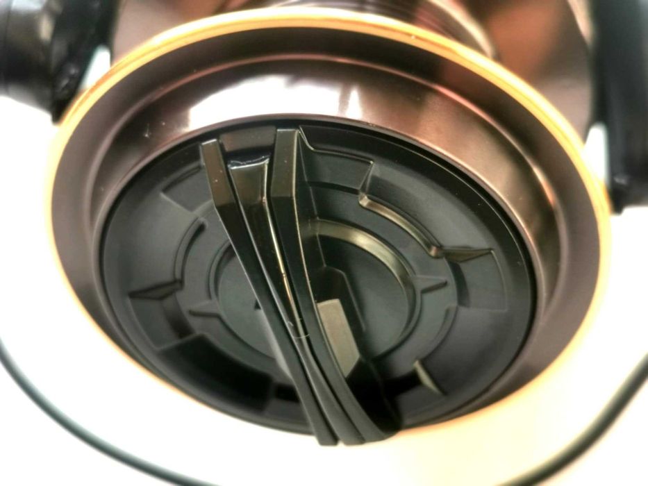 Макара за сом и едри риби  Osako CS 12000 / 11 лагера / 15кг драг !