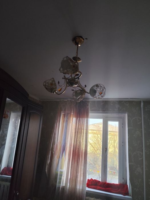 Отдам даром люстры