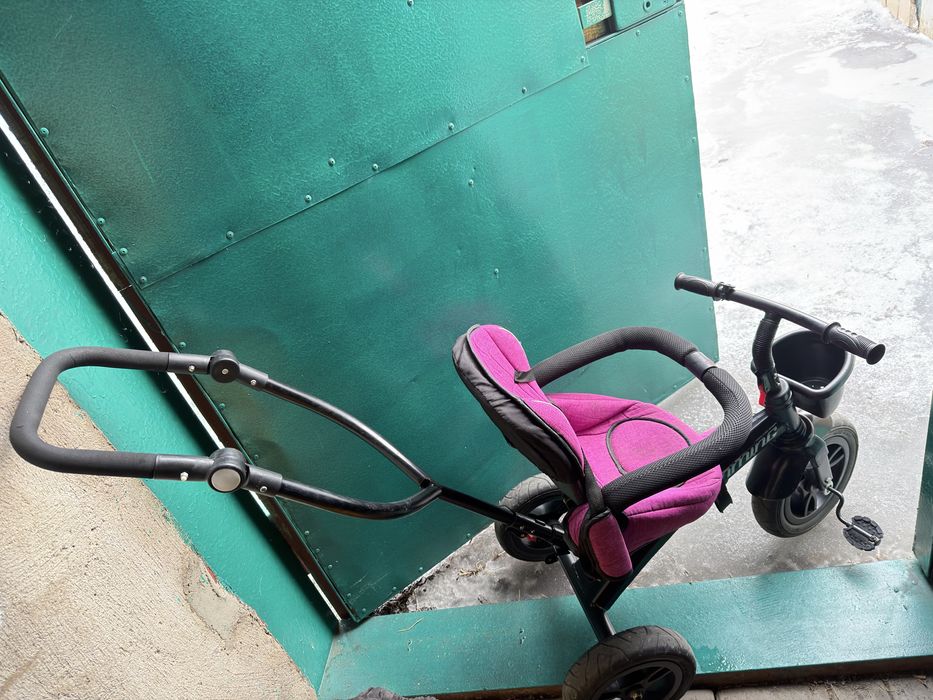 Продам детский велосипед с ручкой