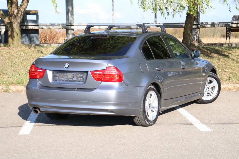BMW 3 Series 2010 — imagine 5