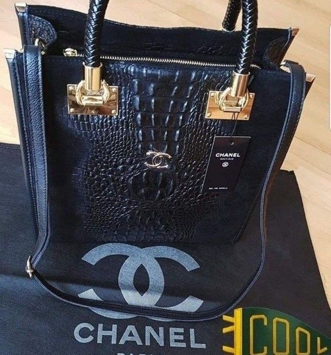 Geanta damă piele naturala 100%,insertii croco,logo metalic auriu, curea detasabila,saculet