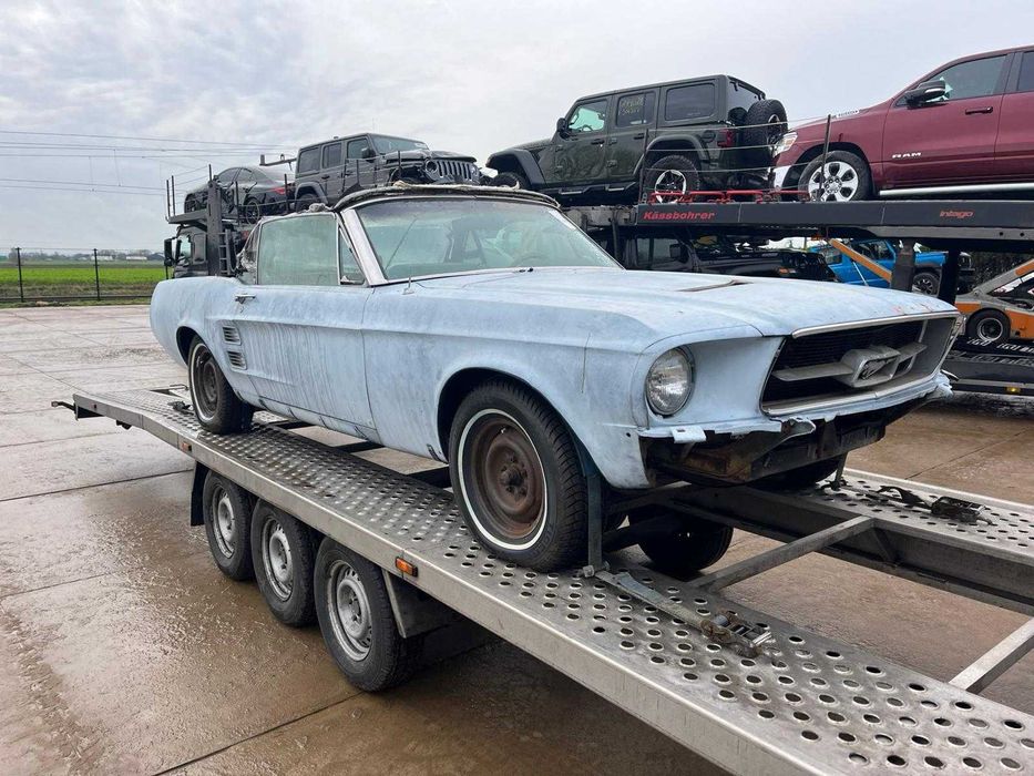 Vând Ford Mustang Cabrio V8
