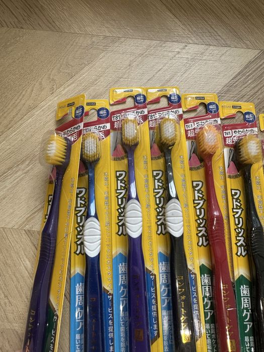 Новые зубные щетки