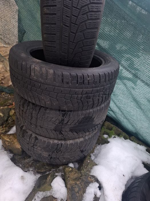 Vand 1 sau 2 sau 4 anvelope 225 55 17 de iarna