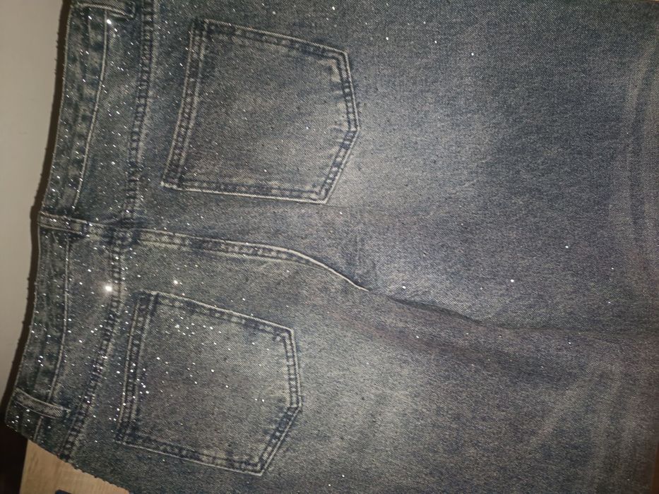 Блестящи дънки закупени онлайн