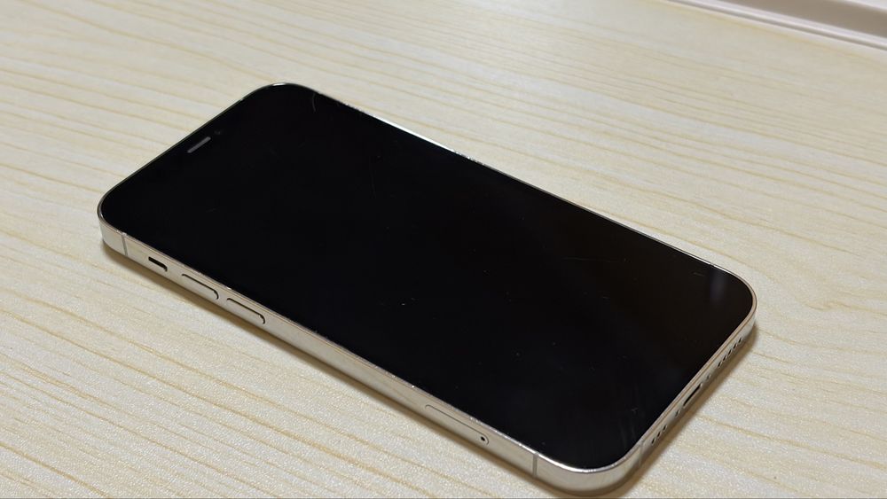 iPhone 12 Pro + AirPods 3 поколения