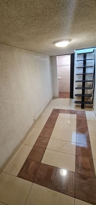 Дава се под наем Магазин в София, Център - 25 кв.м за 698.19 € - Снимка #4