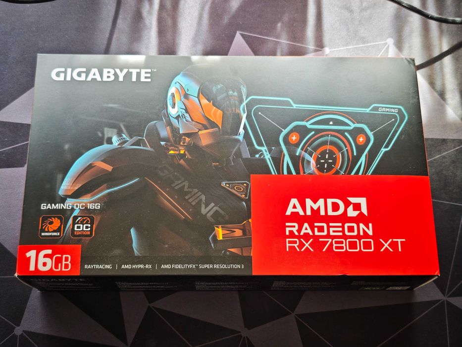 Видео карта AMD Radeon RX 7800 XT - силно запазена с 2 години гранция