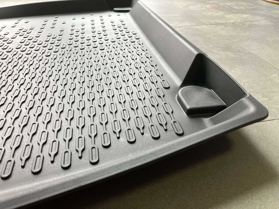 Нова Оригинална гумена стелка за багажник DACIA JOGGER