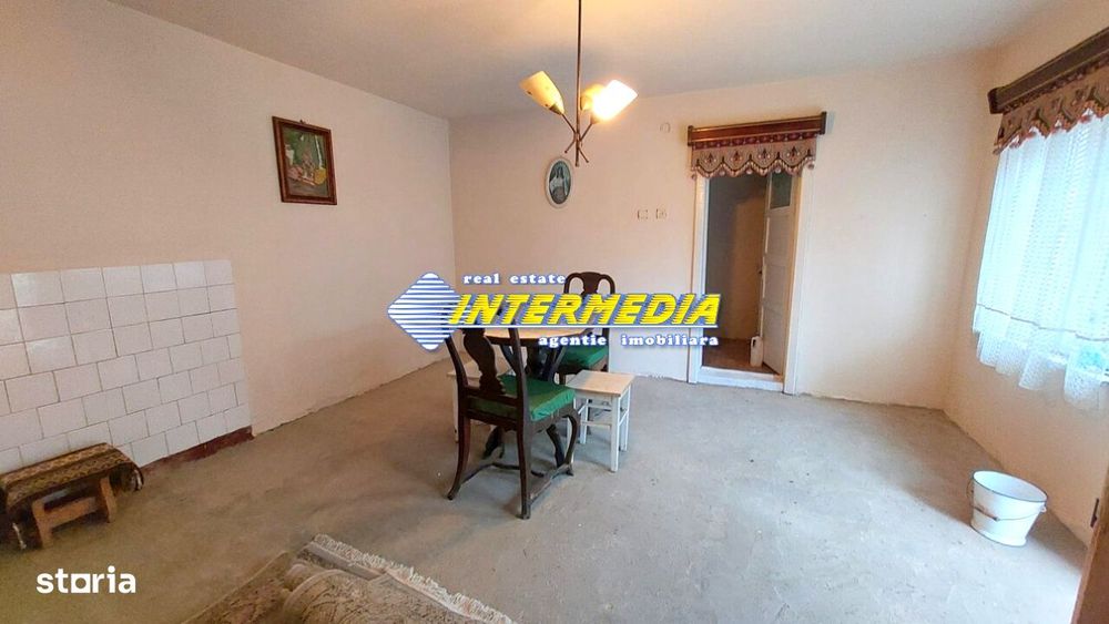 Casa cu 2 camere si 600mp teren in Blaj