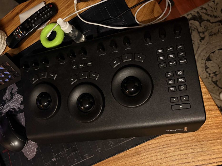 Blackmagic DaVinci Resolve Micro Panel — панель цветокоррекции