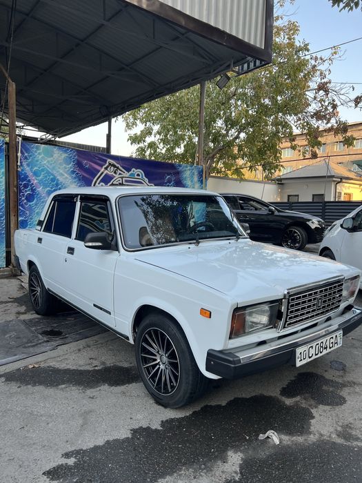 Vaz 2107 sotiladi