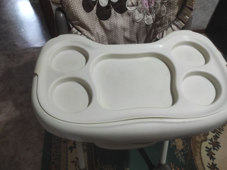 Срочно продам стульчик для кормления