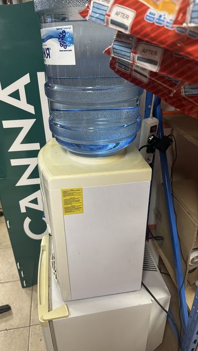 Диспенсър за вода