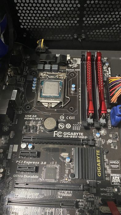 Se vinde Kit Intel Core I5 4460 Quad Core 8Gb ram Kingston placa de baza Gigabyte B85 socket 1150